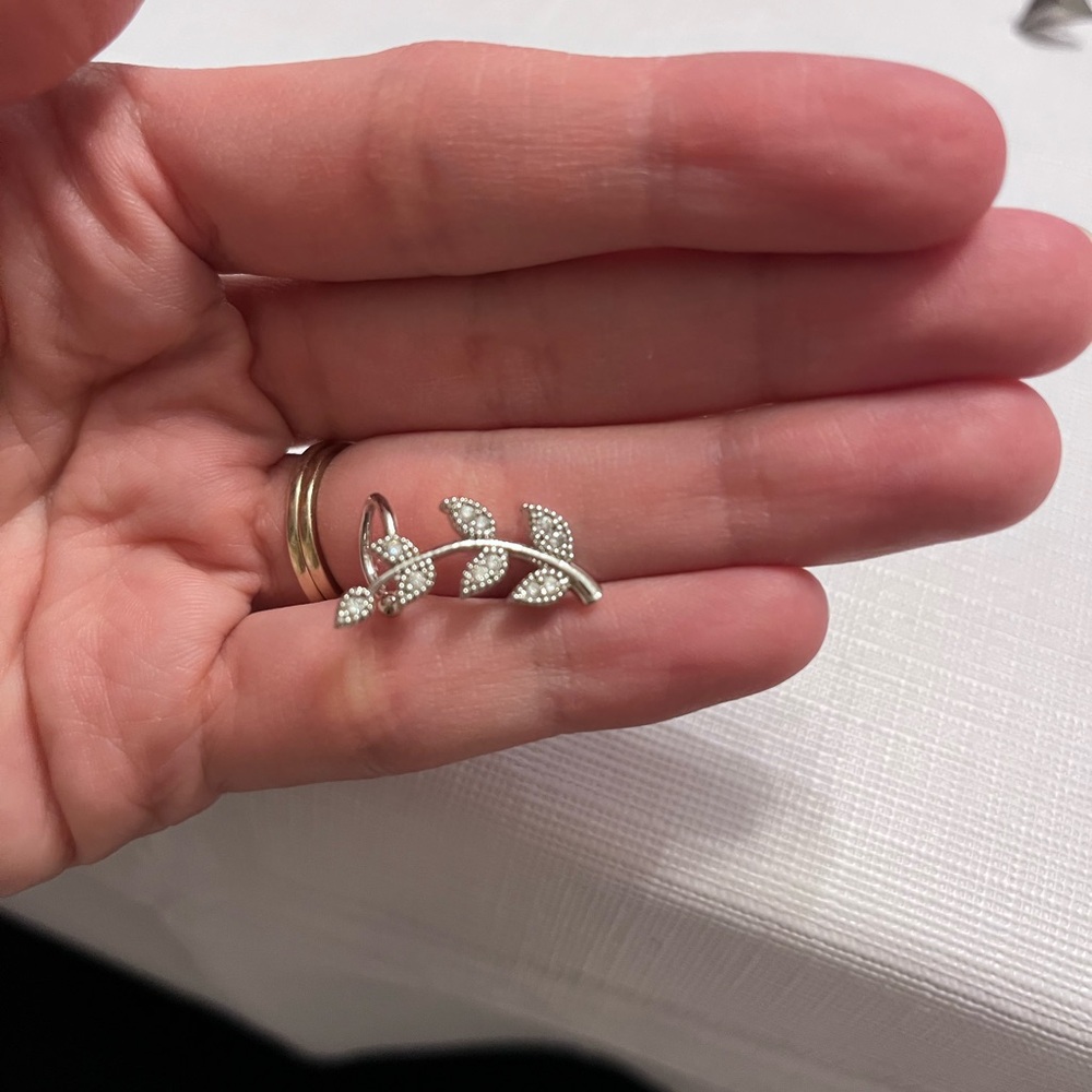 Beautiful Leaf Ear Cuff